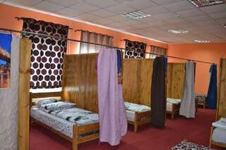 Хостелы Hostel VIP Винница Односпальная кровать в общем номере для мужчин и женщин-11