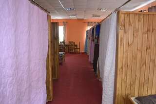 Хостелы Hostel VIP Винница Односпальная кровать в общем номере для мужчин и женщин-12